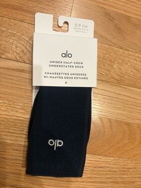 ALO Yoga Unisex Half-Crew Understated Sock - Navy size small